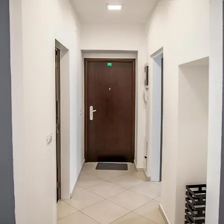 Porta Aurea - One Bedroom Apartment Pula